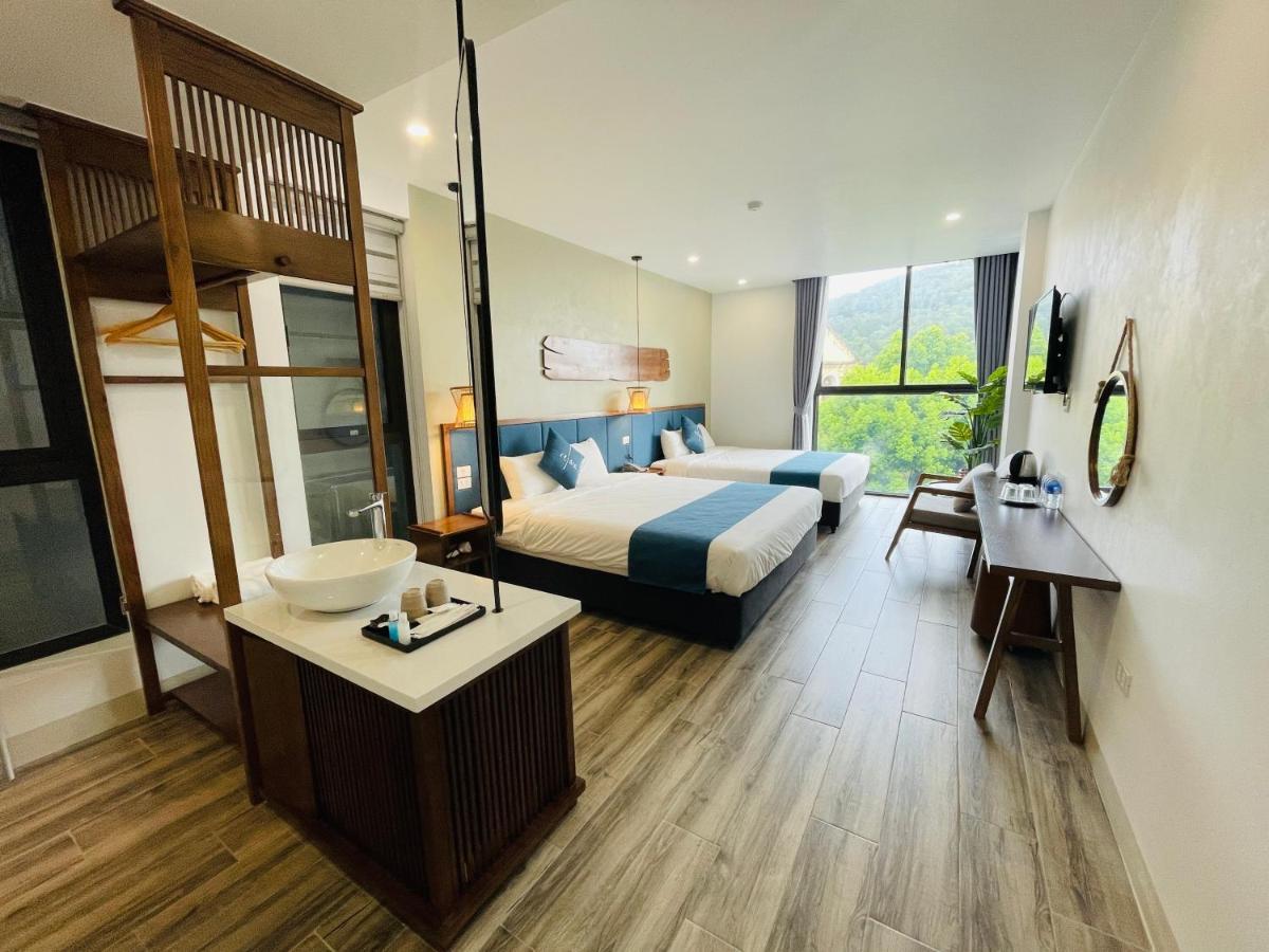 The Light Hotel Ha Long Exterior photo